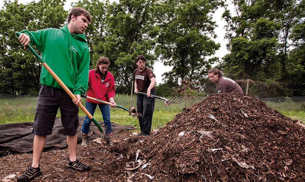 Lehigh University students GR2OW project (Green Resource Recovery of Waste)