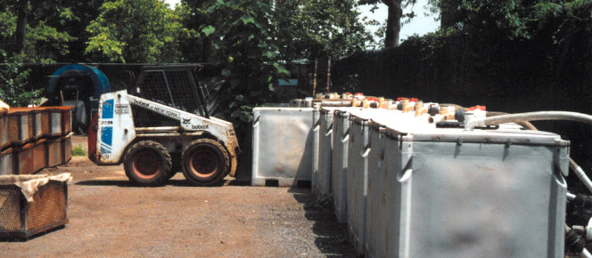 LESEC installed modular in-vessel system using 16 one-cubic yard plastic bins at East River Park in 1998.