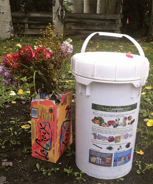 A majority of residential SCRAPS participants choose the 6.5-gallon Life-Latch collection bucket, which comes labeled with source separation information. 