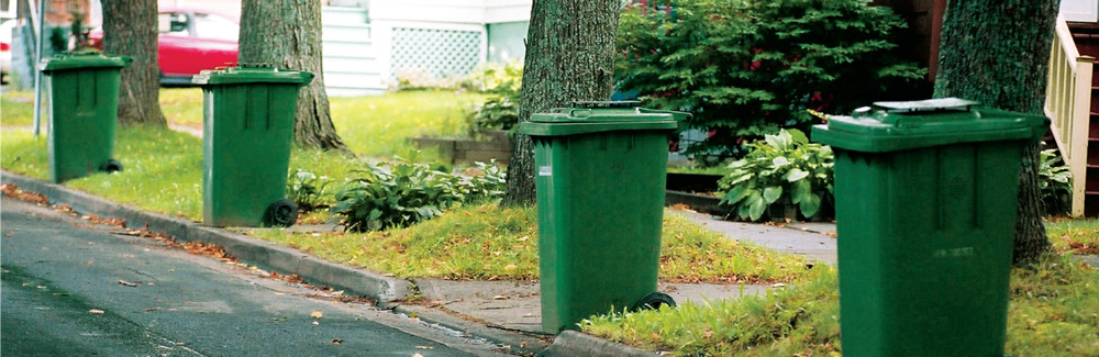 In response to the Province of Nova Scotia’s ban on disposal of compostable organic materials in 1997, almost all municipalities launched 3-stream curbside collection programs.