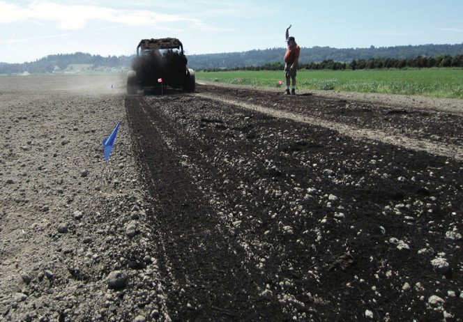 In the 2015 research trials, compost made from yard trimmings and food scraps was applied to fields at “Farm B” at a rate of 8.6 dry tons/acre.