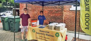 The City of Alexandria (VA) offers residential food scraps drop-off at its five farmers markets.
