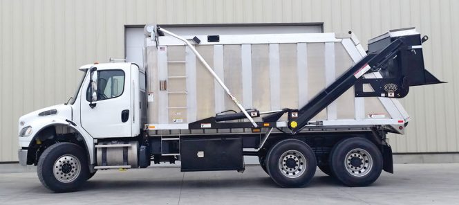 Brown Industrial’s food waste truck redesigns focused on three components: no conventional packing blades, welded leak-proof seams and robust lifting.