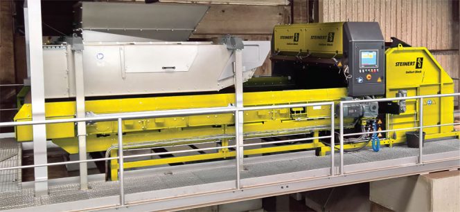 The UniSort Black sorting system installed at a mechanical-biological treatment plant in North Rhine-Westphalia, Germany, has a near infrared (NIR) sensor for recognizing NIR-detectable plastics as well as objects not normally detectable by means of NIR. 