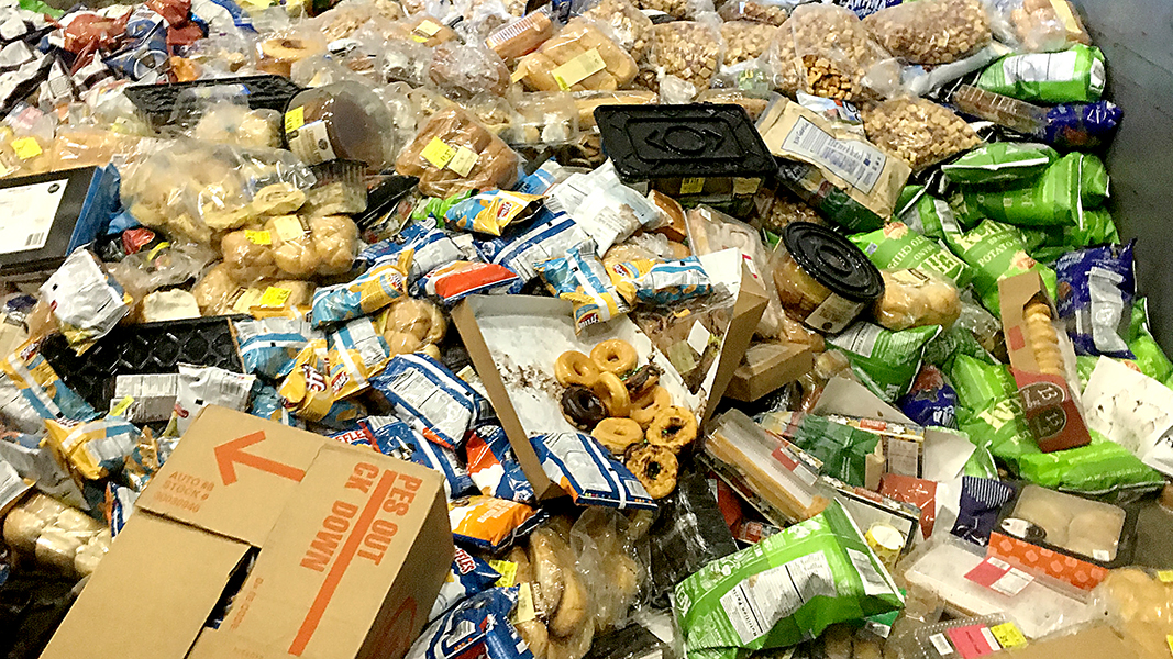 Single-use plastic packaging increases food waste, pollution