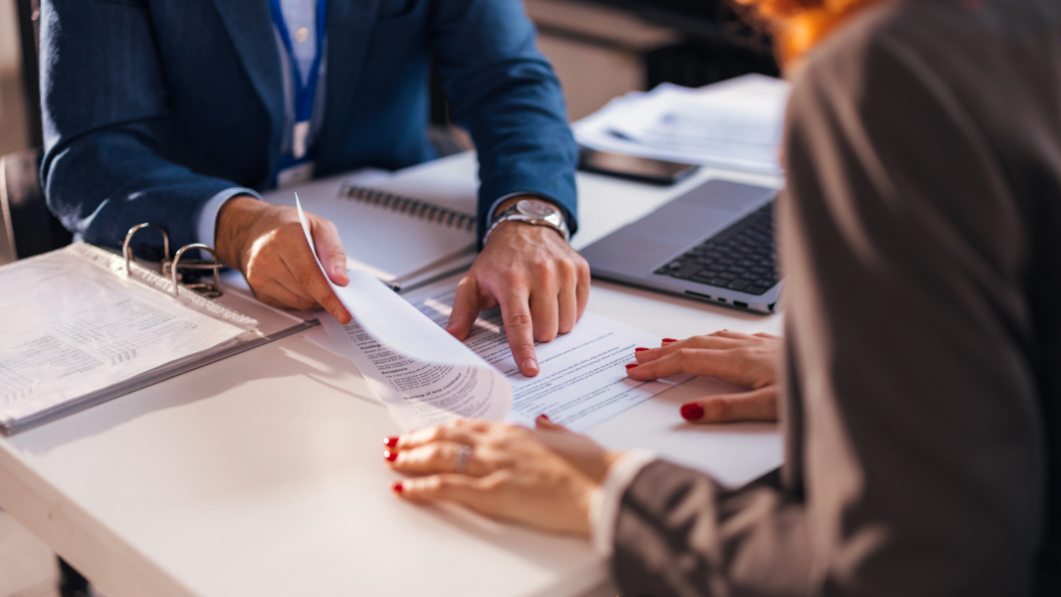 bank lender with client